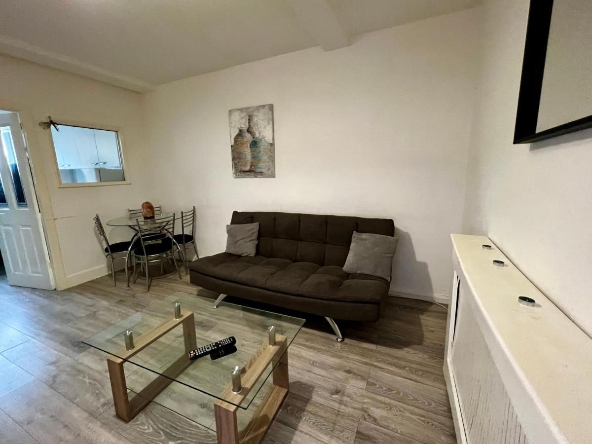 Lovely 2 Bedroom Apartment - Edinburgh City Centre ภายนอก รูปภาพ